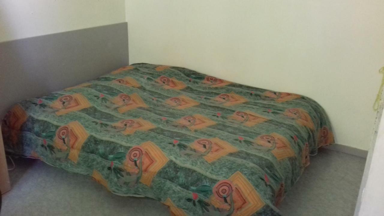 Chambre d'hôte Le Pin La Tour-du-Pin Extérieur photo